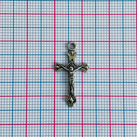 Dije Cruz Crucifijo Rayos • Zamak • 13x24 mm