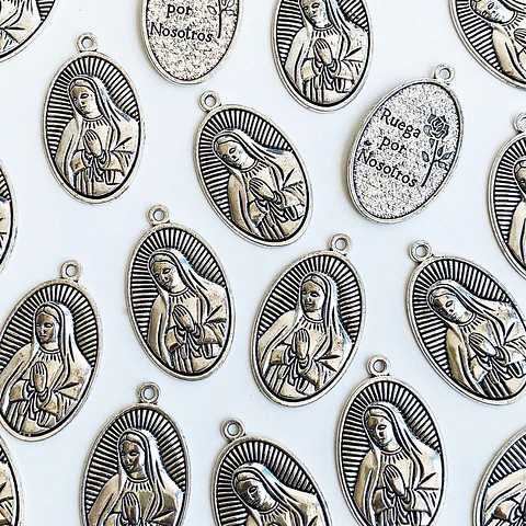 Dije Medalla Ovalada  Virgen de Guadalupe • Zamak • 25x46 mm