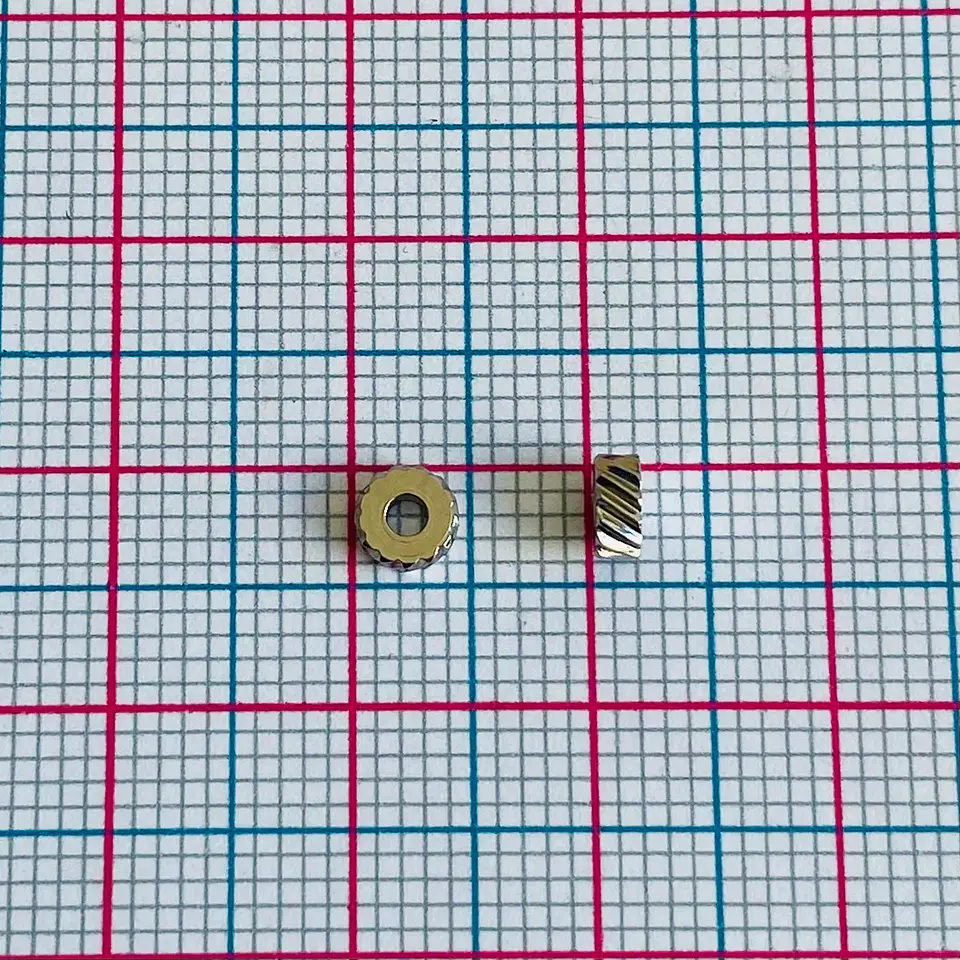 Separador Llanta Estriada Plateado • Acero • 4x4 mm 2