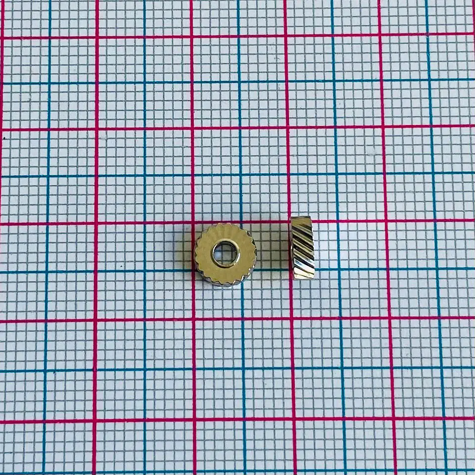 Separador Llanta Estriada Plateada • Acero • 6x6 mm 2