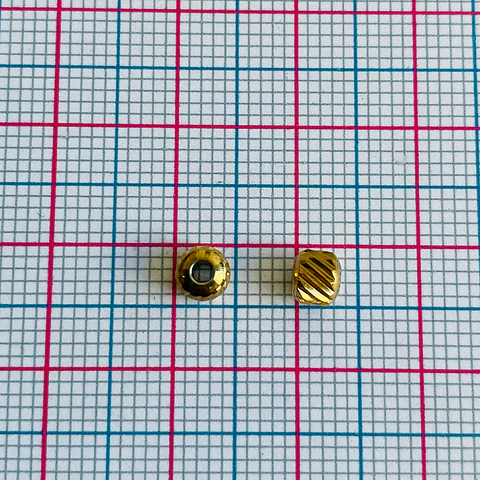 Separador Barril Estriado Dorado • Acero • 4x4 mm