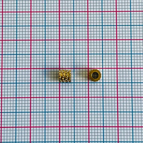Separador de Cilindro Texturizado • Acero • 4x5 mm