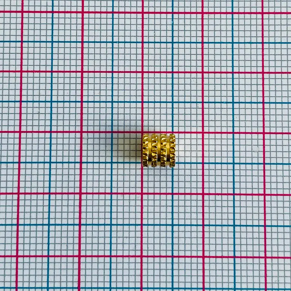 Separador de Cilindro Texturizado Dorado • Acero • 5x6 mm 2