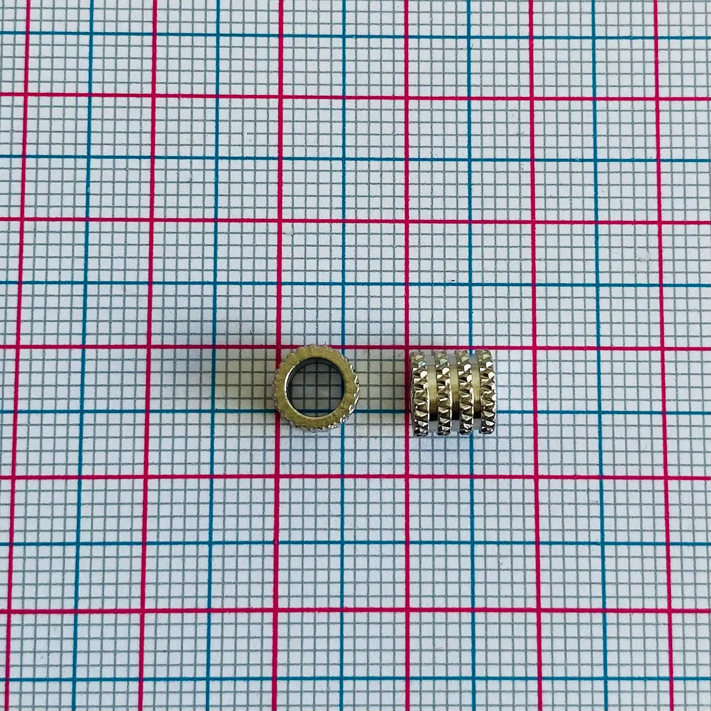 Separador de Cilindro Texturizado Plateado • Acero • 5x6 mm 2
