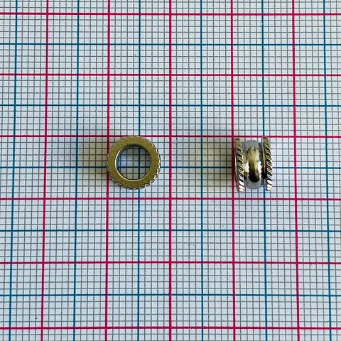 Separador de Carrete Plateado • Acero • 4x4 mm