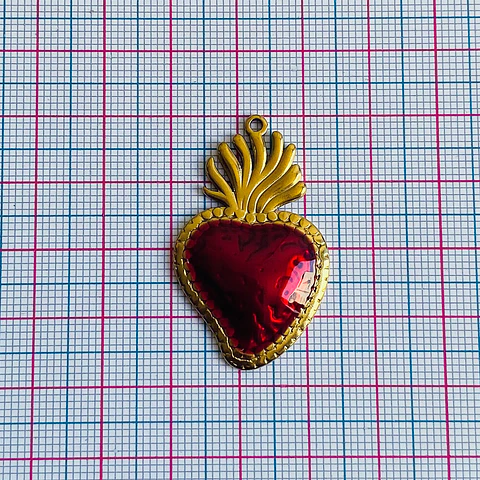 Dije Sagrado Corazón Resina Roja • Acero • 24x48 mm