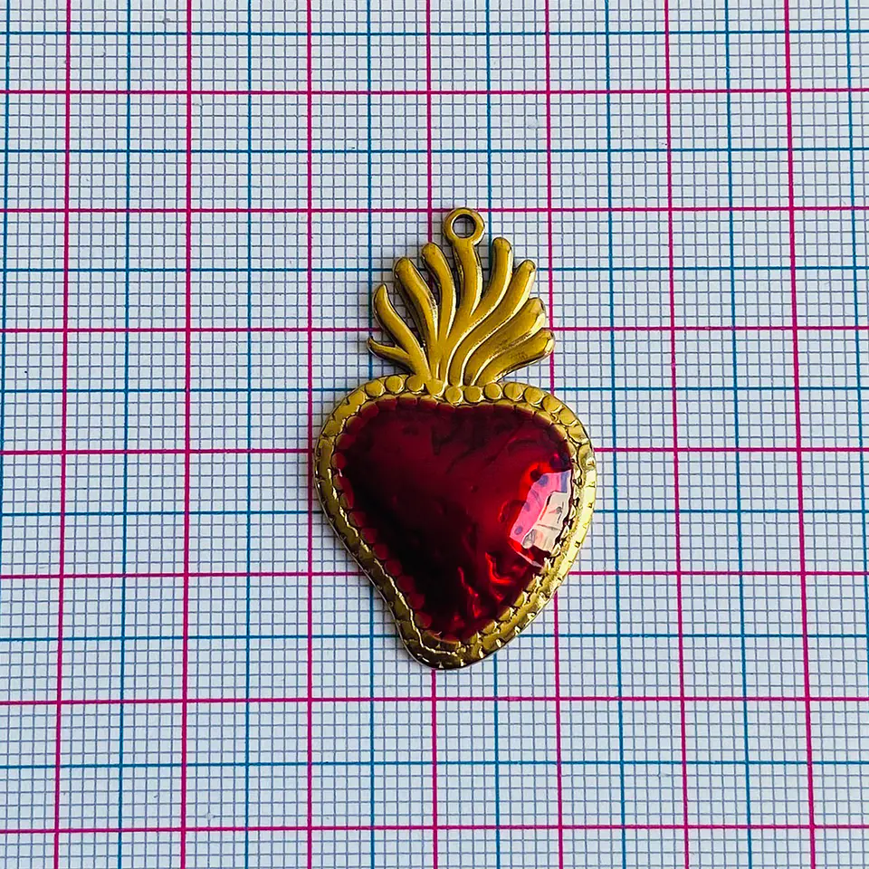 Dije Sagrado Corazón Resina Roja • Acero • 24x48 mm 2