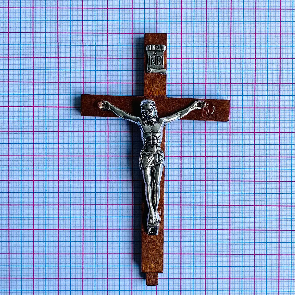 Cristo de Base • Zamak • Madera • 6x11 mm 2