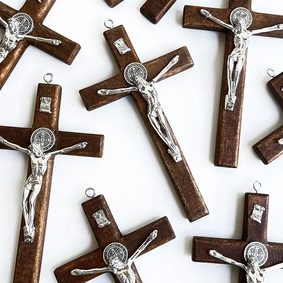 Cristo de Pared • Zamak • Madera • 85x145 mm 2