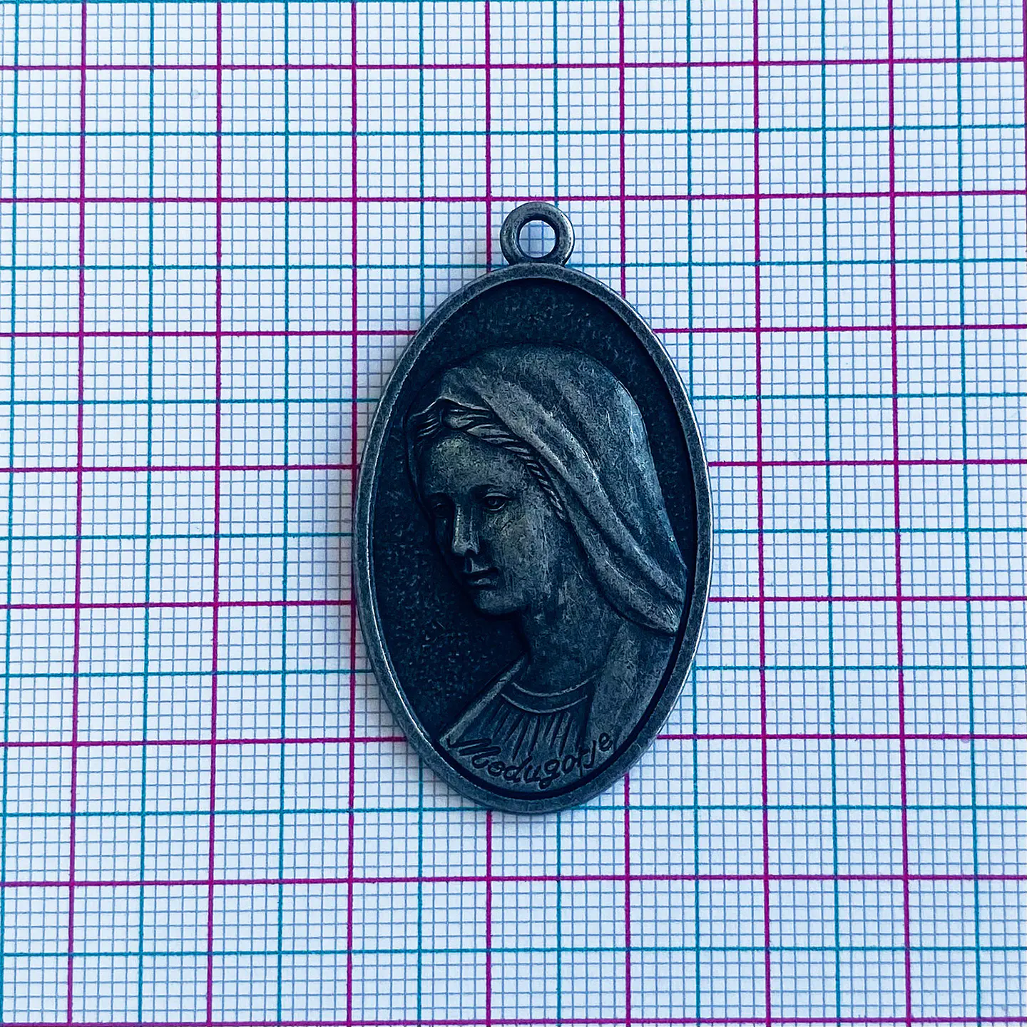 Medalla Virgen de Medjugorje y Señor de la Divina Misericordia • Zamak • 27x45 mm 2