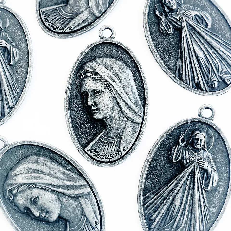 Medalla Virgen de Medjugorje y Señor de la Divina Misericordia • Zamak • 27x45 mm 1