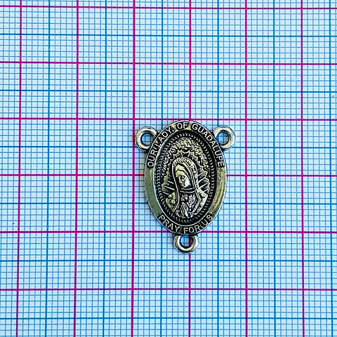 Centro para Rosario de la Virgen de Guadalupe • Zamak • 13x24 mm