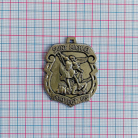 Medalla Escudo de San Miguel • Zamak • 35x45 mm