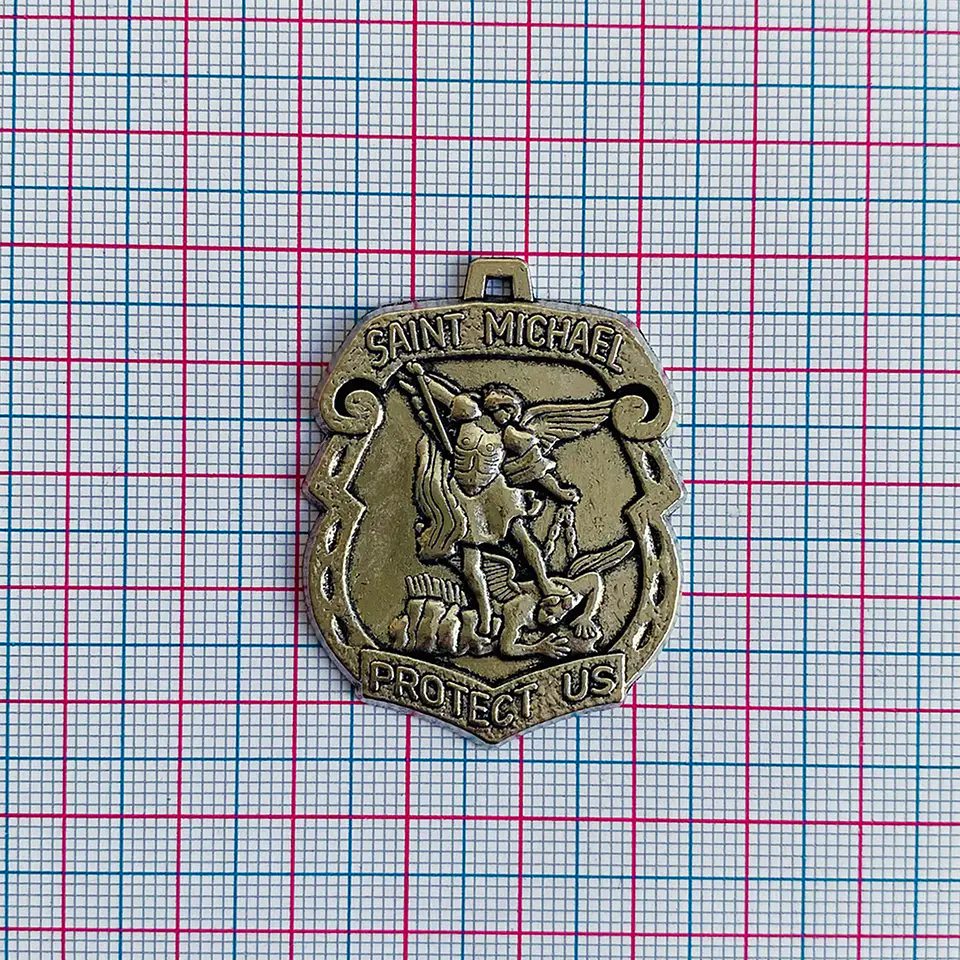 Medalla Escudo de San Miguel • Zamak • 35x45 mm 2