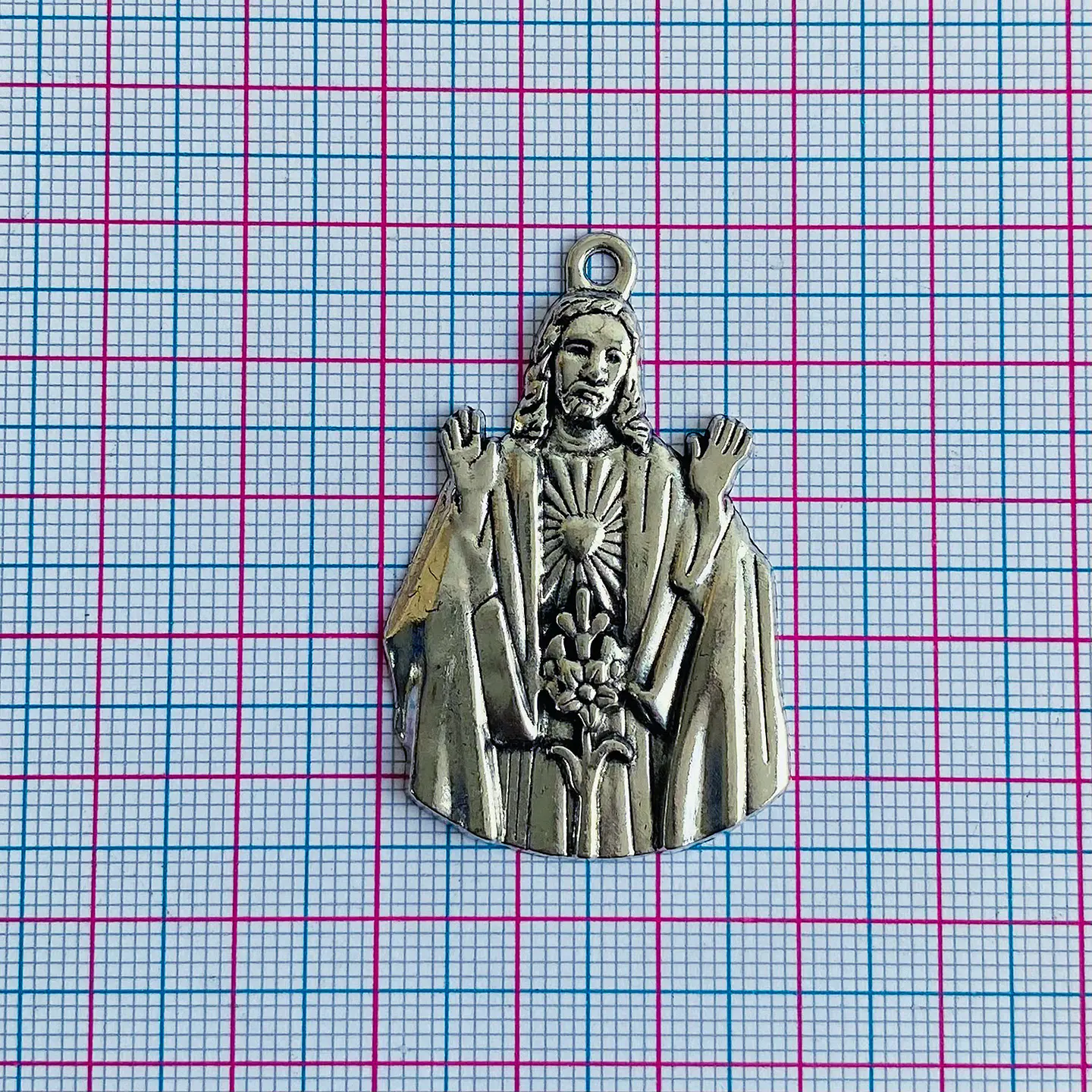 Dije Sagrado Corazón de Jesús • Zamak • 30x46 mm 2