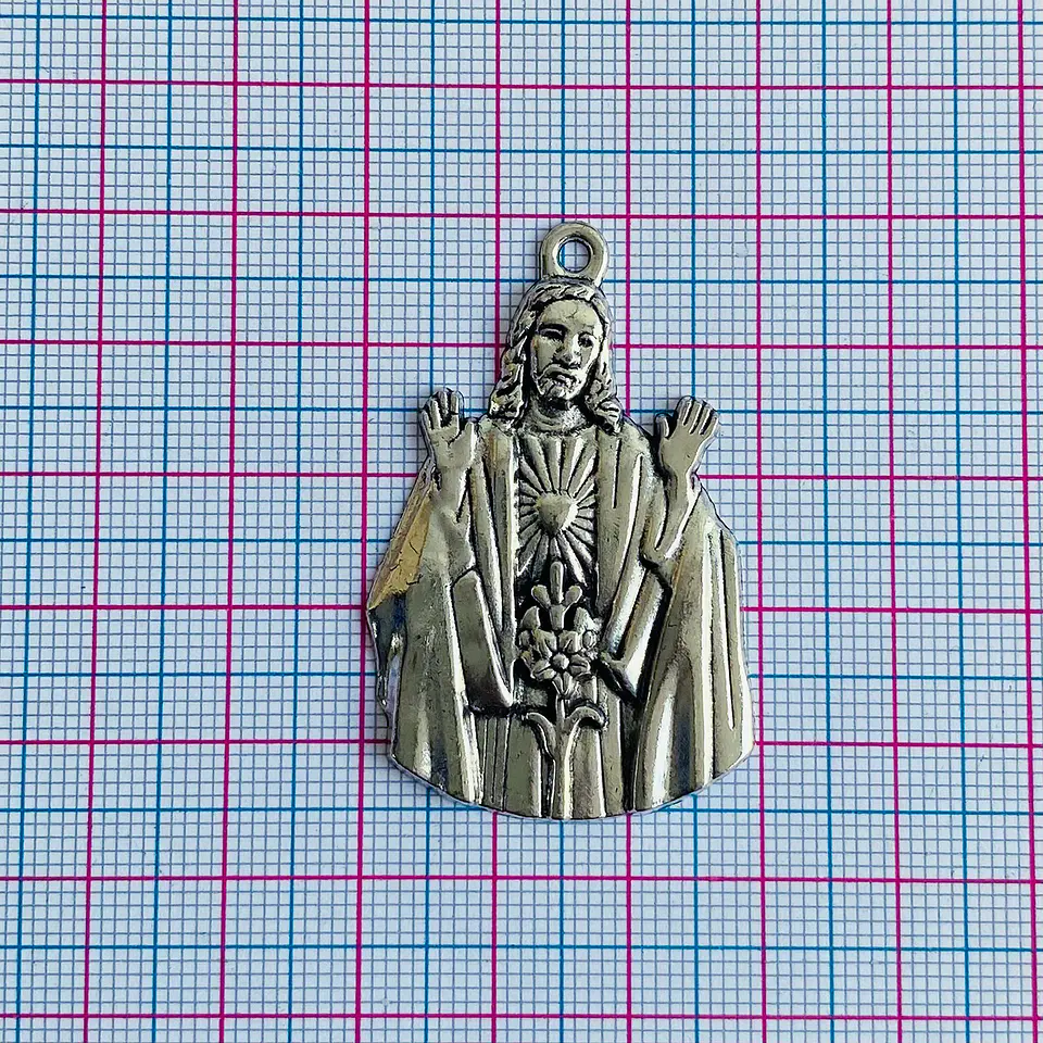 Dije Sagrado Corazón de Jesús • Zamak • 30x46 mm 2