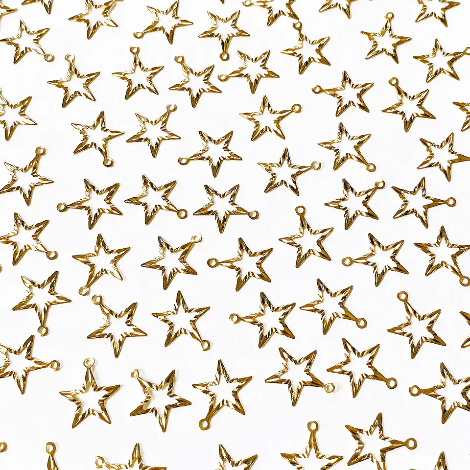 Mini Dije Estrella Silueta • Baño de Oro • 14x16 mm 1