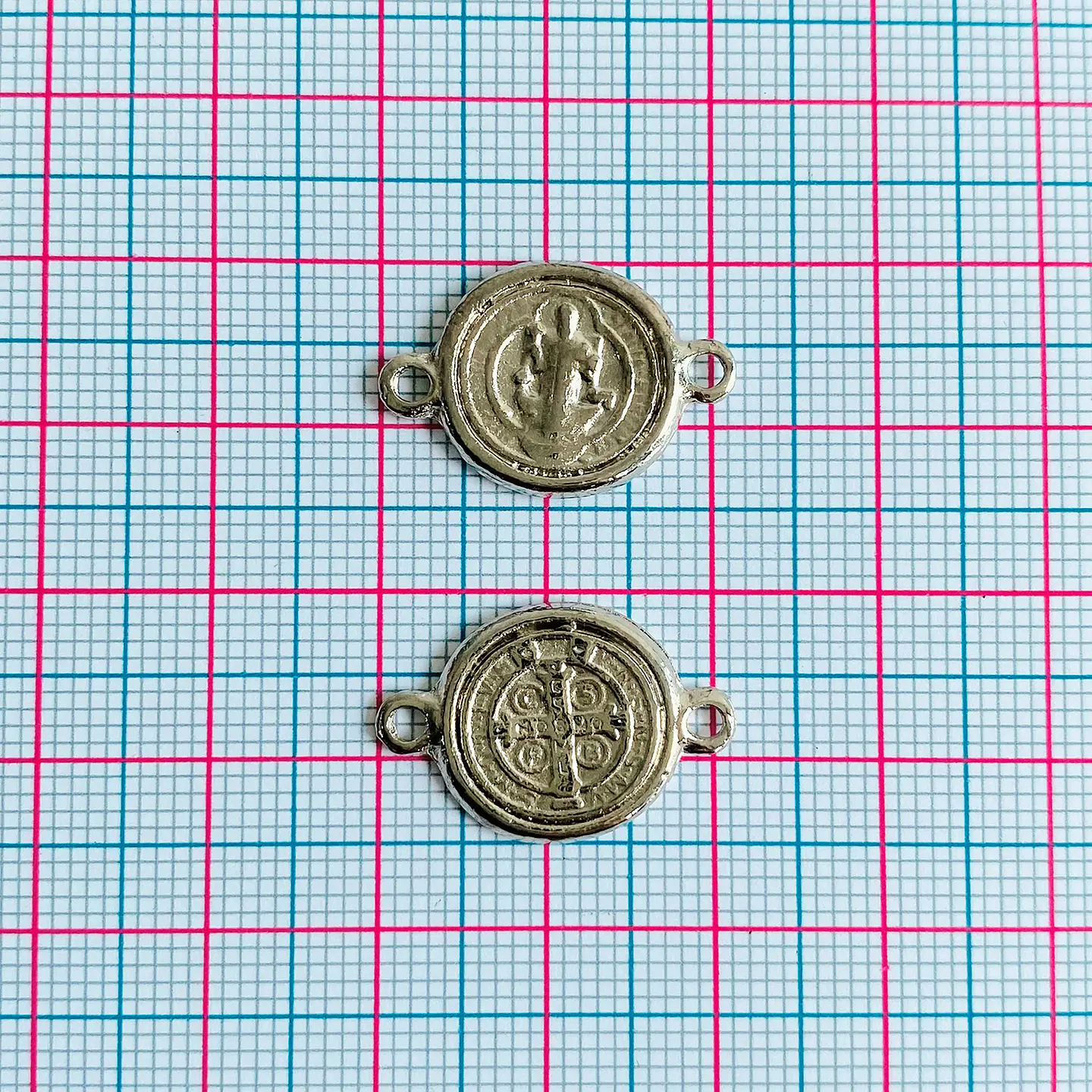 Dije doble argolla San Benito • Zamak • 22x15 mm 2