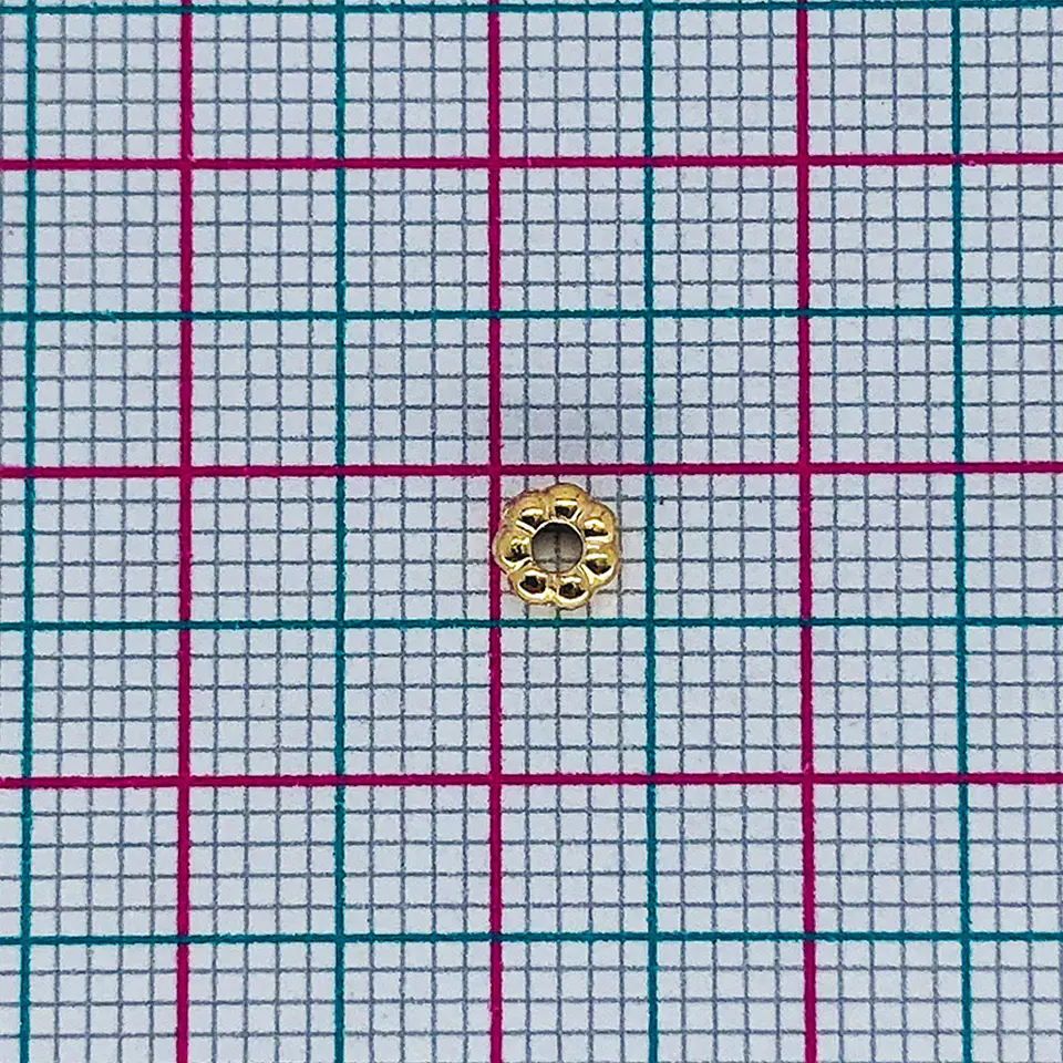 Separador Flor • Baño de Oro • 4x4 mm 2