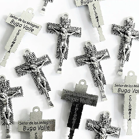 Dije Cristo Milagroso de Buga • Zamak • 60x30 mm