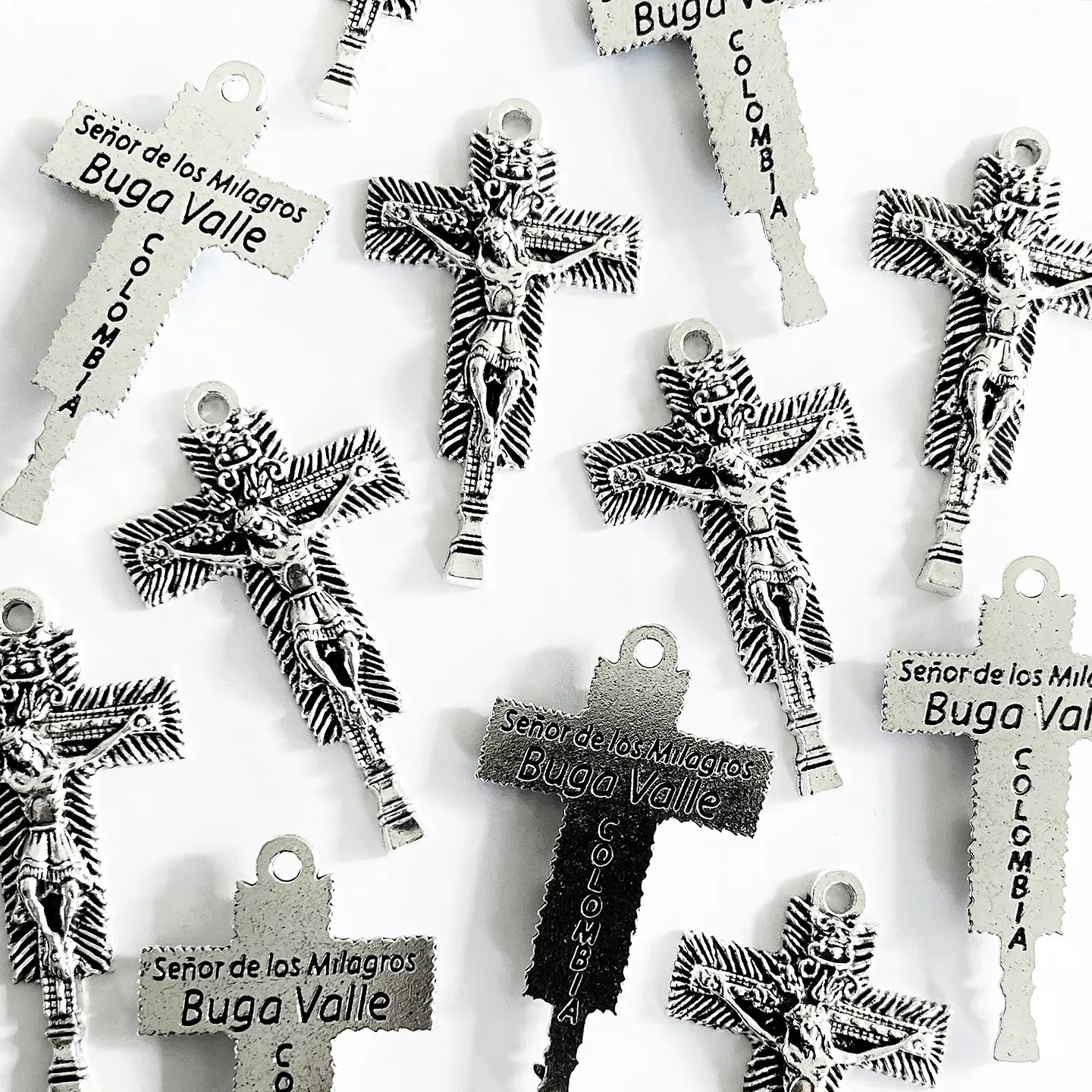 Dije Cristo Milagroso de Buga • Zamak • 60x30 mm 1