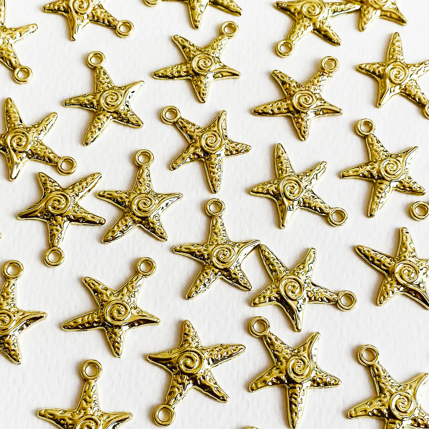 Dije Estrella de Mar Texturizada • Cover Gold • 20x25 mm 1