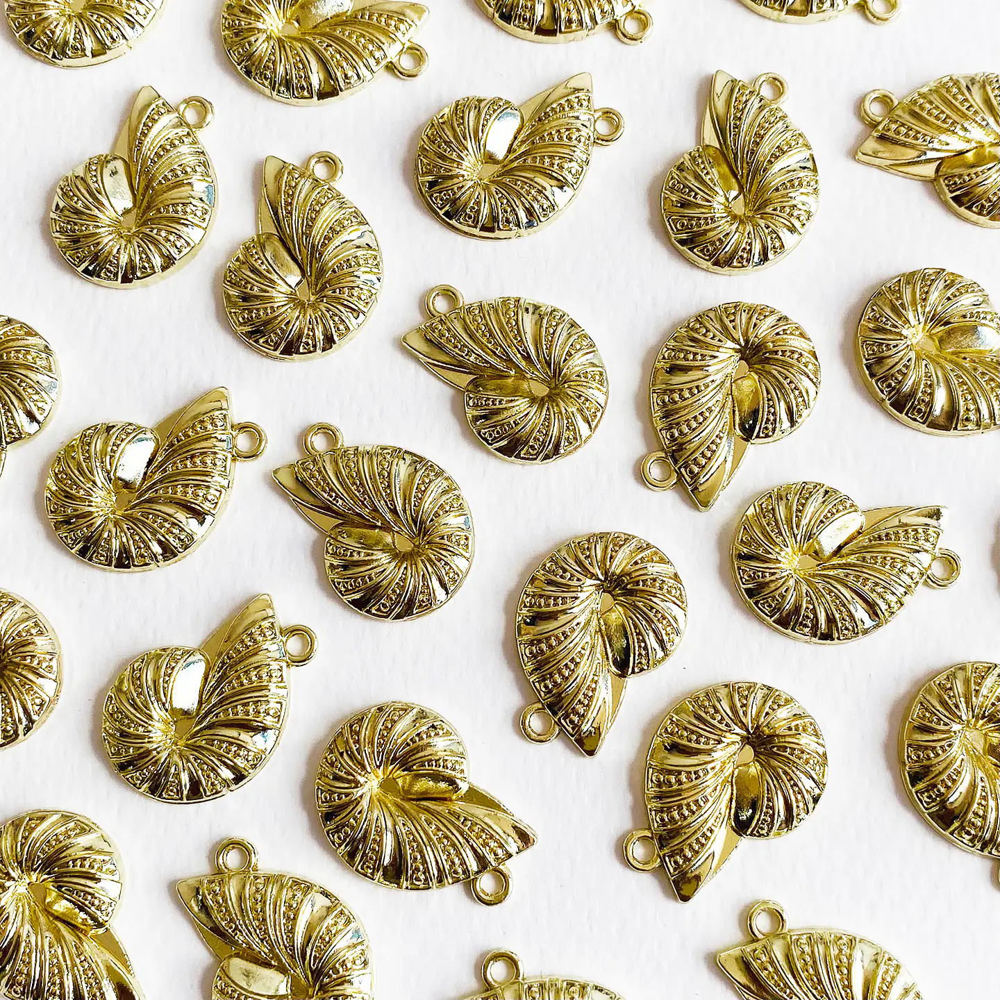 Dije Caracol Marino de Nautilo • Cover Gold • 17x24 mm 1