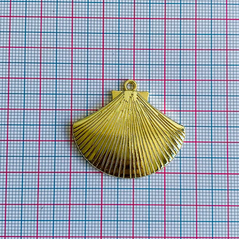 Dije Ostra Marina Texturizada • Cover Gold • 36x32 mm