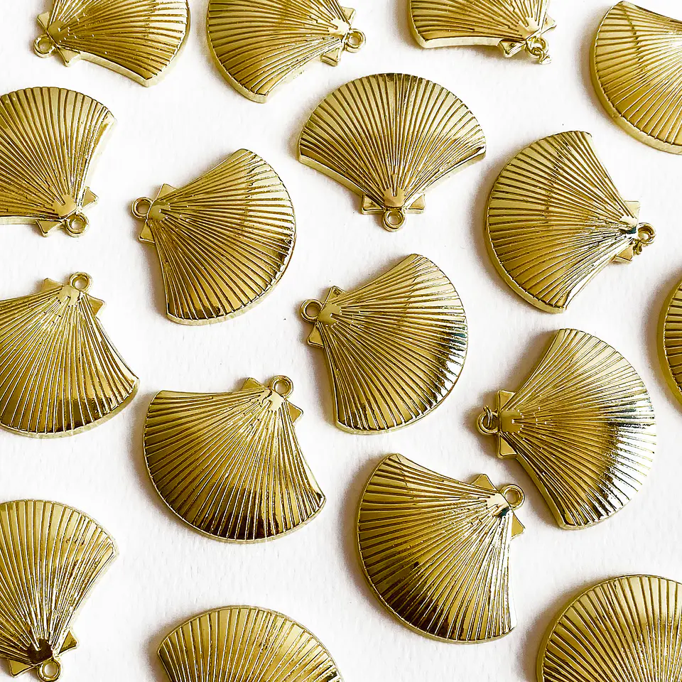 Dije Ostra Marina Texturizada • Cover Gold • 36x32 mm 1