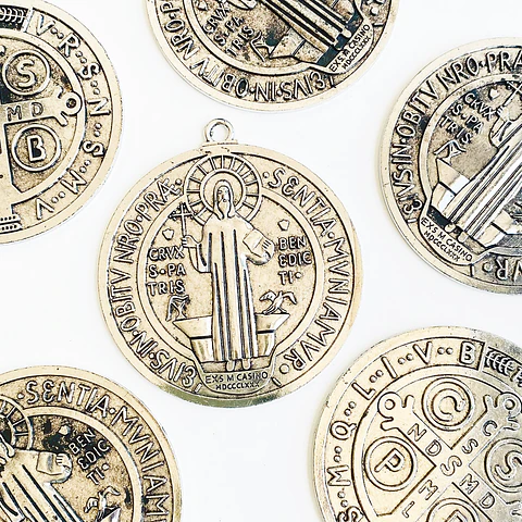 Medalla Dije San Benito Grande • Zamak • 95x105 mm