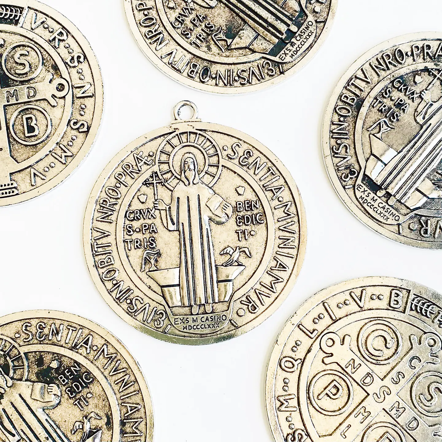 Medalla Dije San Benito Grande • Zamak • 95x105 mm 1