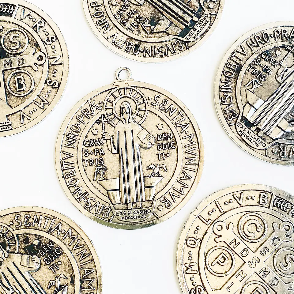 Medalla Dije San Benito Grande • Zamak • 95x105 mm 1