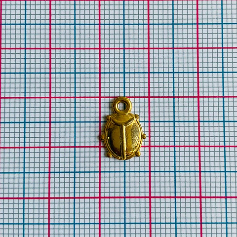 Dije Escarabajo • Baño de Oro • 10x12 mm