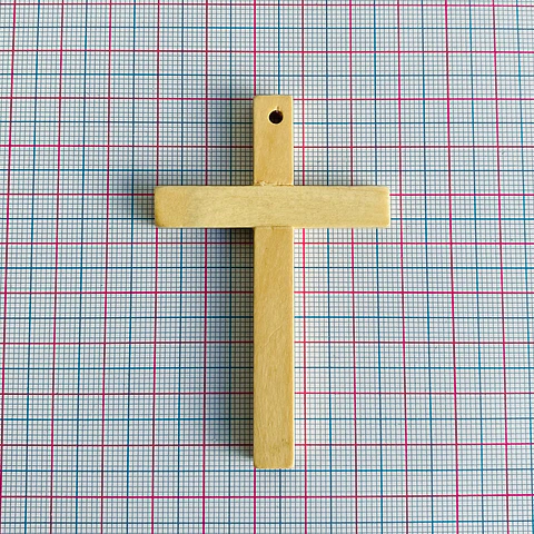Dije Cruz Natural Beige • Madera • 48x75 mm