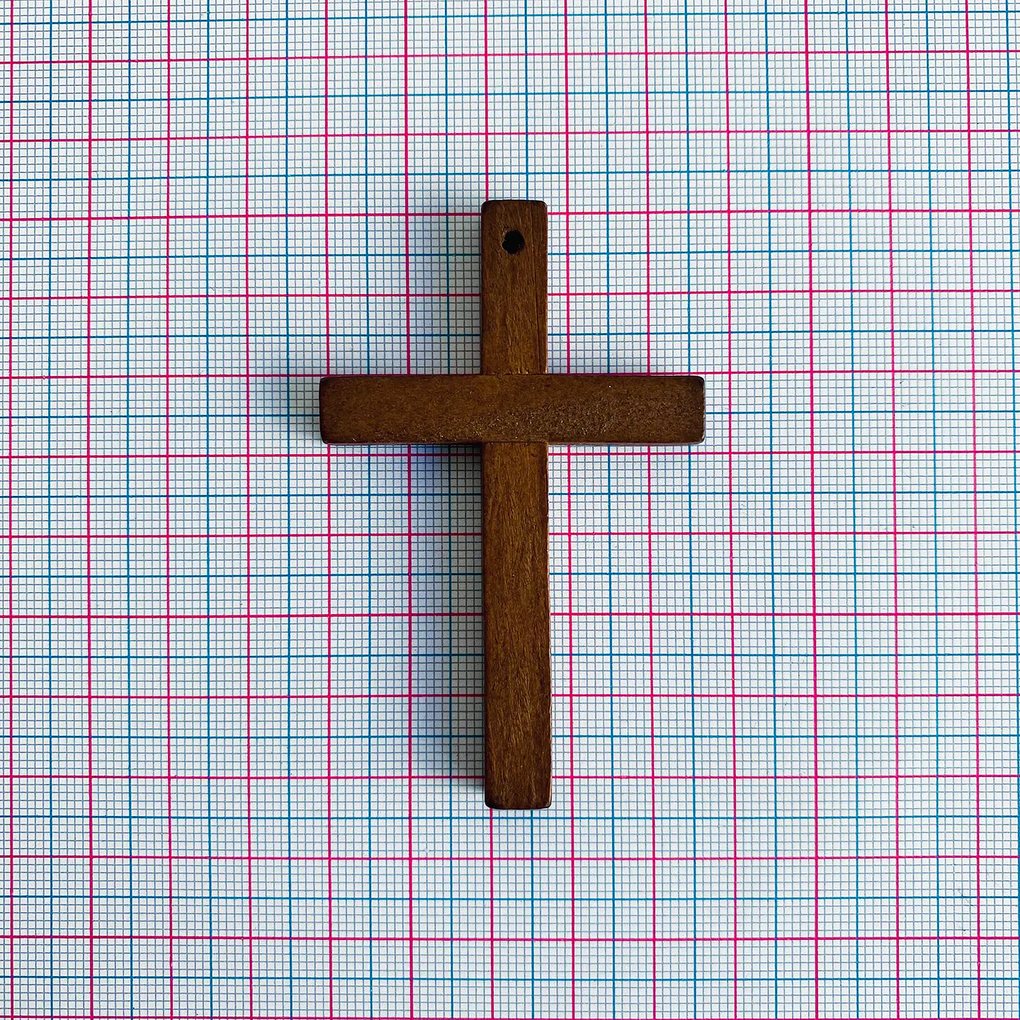 Dije Cruz Natural Beige • Madera • 48x75 mm 2