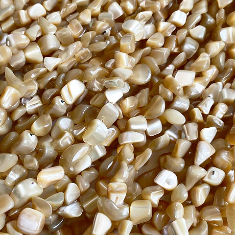 Cuentas Irregulares Cafe • Nácar • 8x8 mm