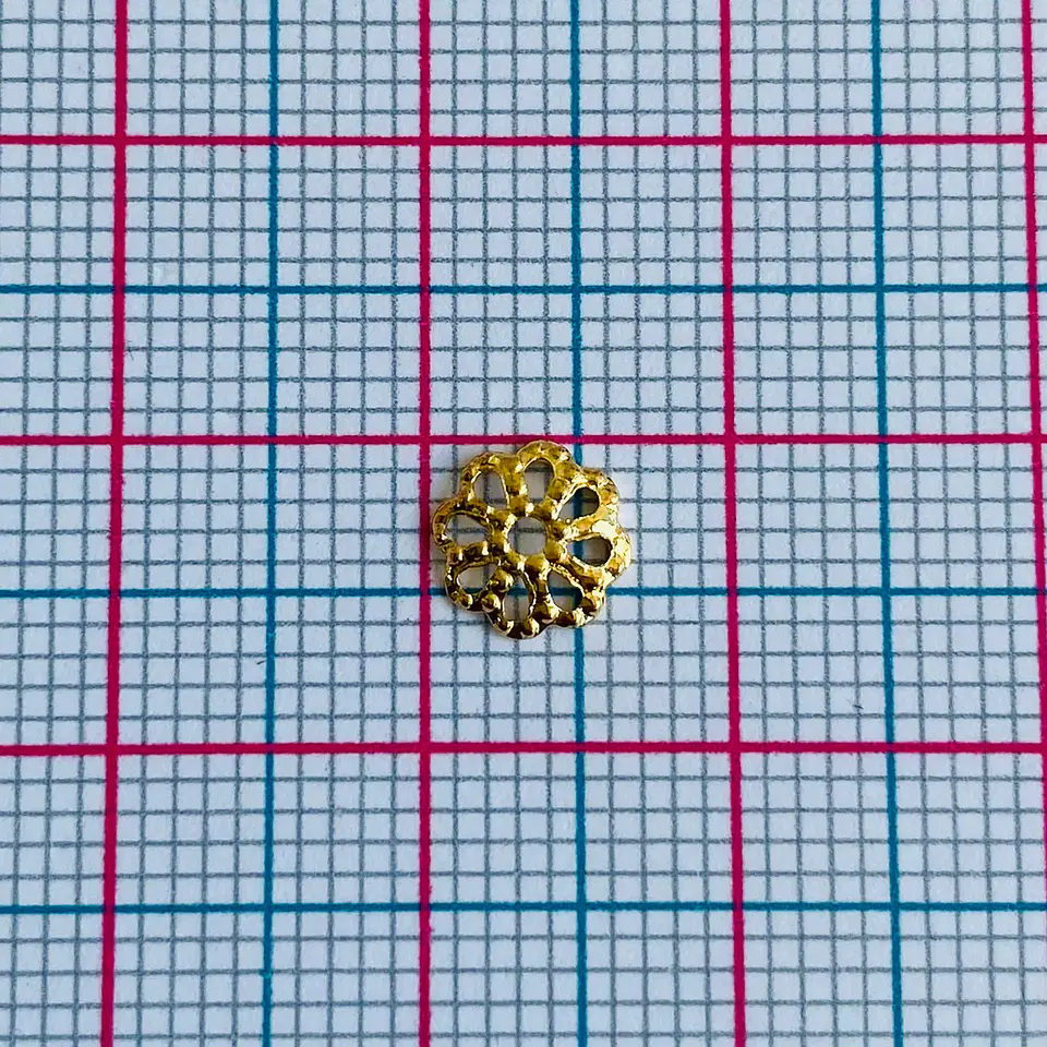 Cubre Bola Floral • Baño de Oro • 6x6 mm 2