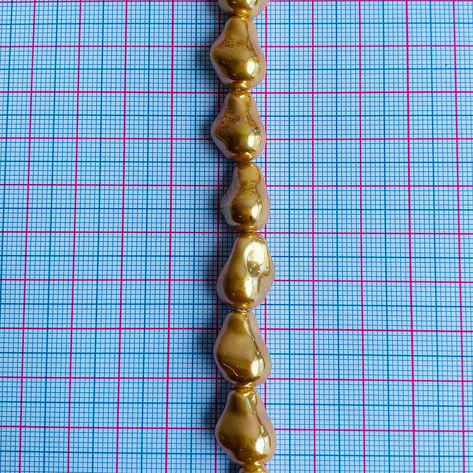Separador Amorfo Dorado • Perla Shell • 10x14 mm 2