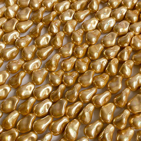 Separador Amorfo Dorado • Perla Shell • 10x14 mm