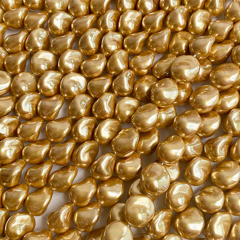 Separador Amorfo Dorado • Perla Shell • 11x13 mm