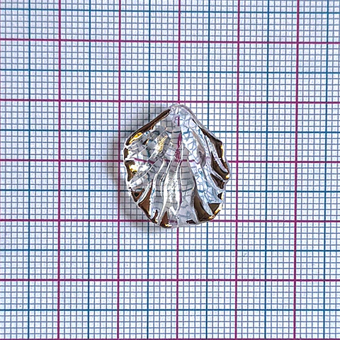 Dije Escama Transparente • Plástico • 18x20 mm