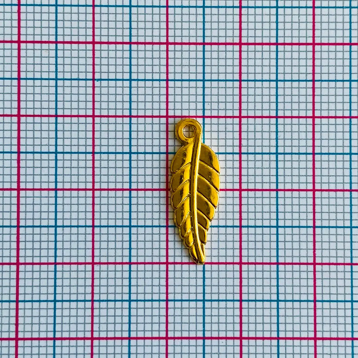 Dije Hoja • Baño de Oro • 7x20 mm                                2