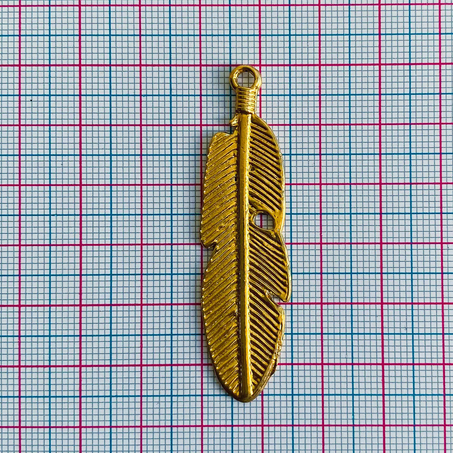 Dije Pluma Grande • Baño de Oro • 15x56 mm                         2