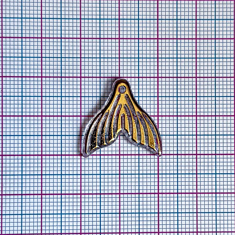 Dije Cola de Sirena • Plástica • 20x20 mm