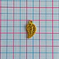 Dije Hoja Calada Curva • Baño de Oro • 7x14 mm - Miniatura 2