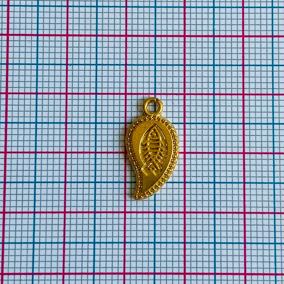 Dije Hoja Curva Pez • Baño de Oro • 9x18 mm 2