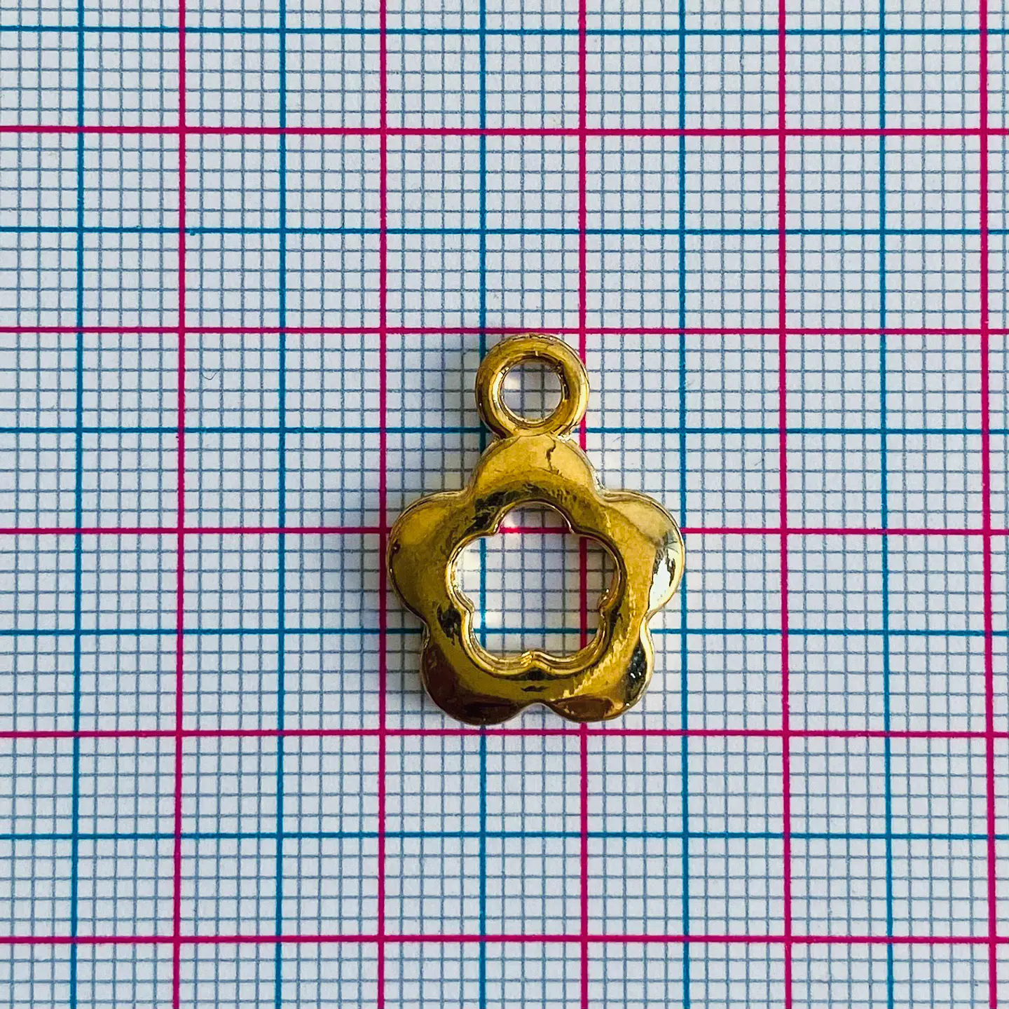 Dije Flor Silueta Calada • Baño de Oro • 15x20 mm 2