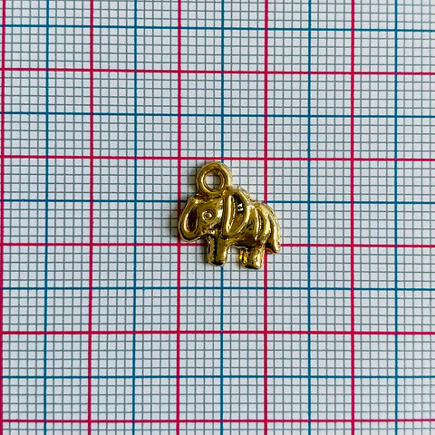 Dije Elefante Trompa Arriba • Baño de Oro • 12x13 mm