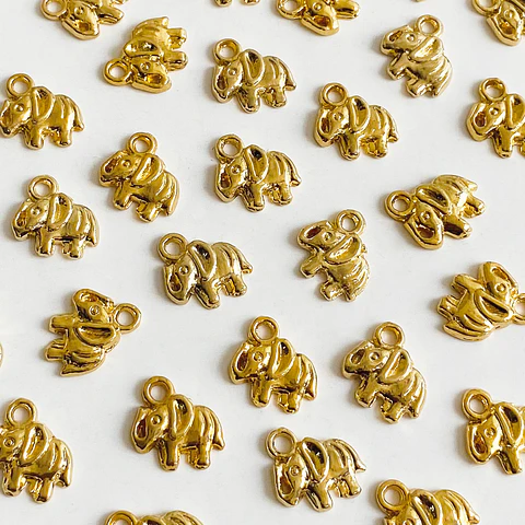 Dije Elefante Trompa Arriba • Baño de Oro • 12x13 mm