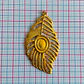 Dije Pluma de Pavo Real • Baño de Oro • 32x56 mm - Miniatura 2